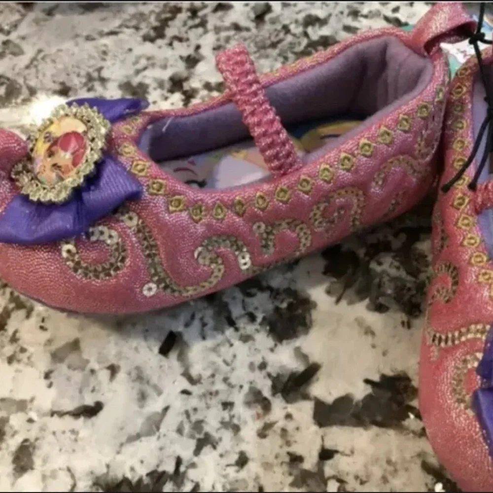 Shimmer & Shine Toddler Girls Super  Cute Genie Slippers Small 5/6 NWT